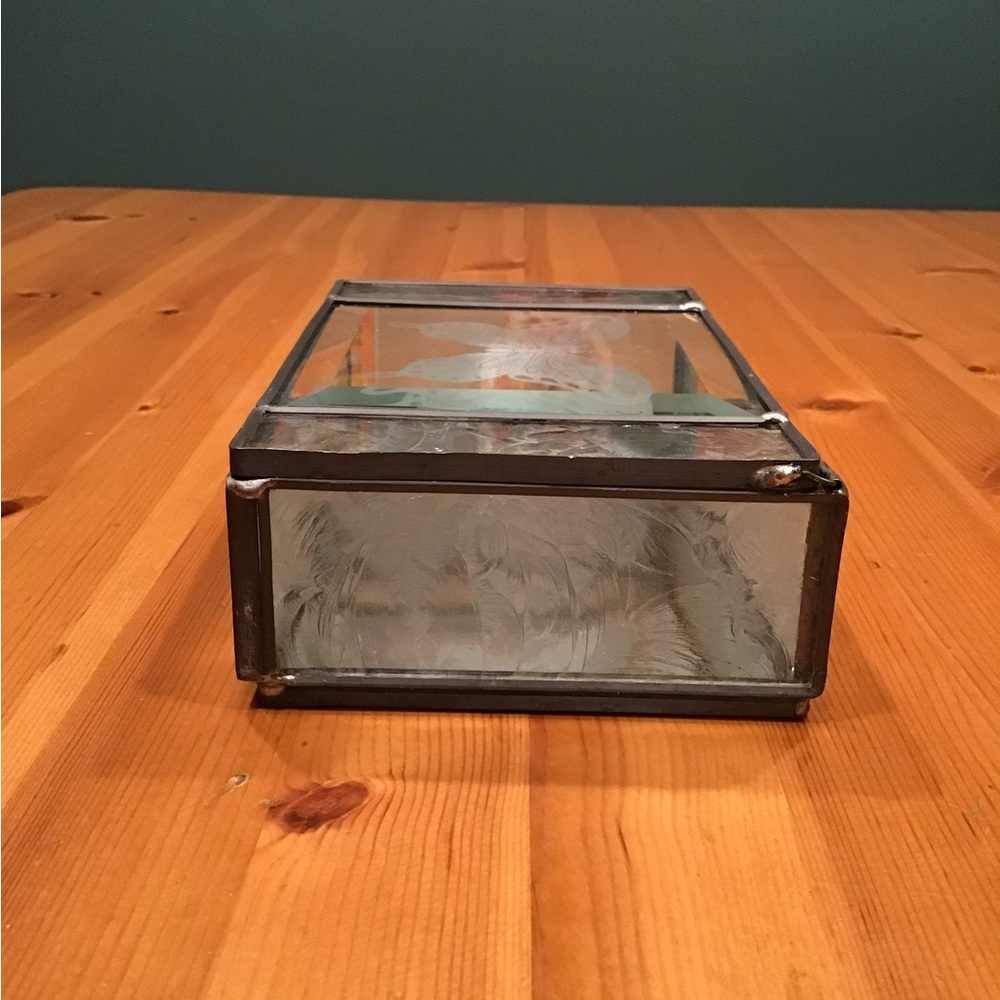 VINTAGE BEVELED GLASS BUTTERFLY JEWELRY TRINKET TREASURE BOX MIRRORED - Picture 10 of 14